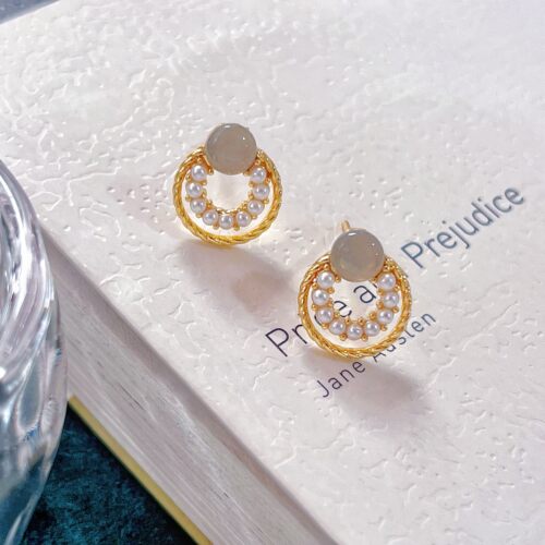 法式温柔圆形几何百搭款珍珠耳环女简约小众气质独特日常耳钉银针