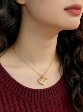 钛钢ins风镂空爱心满钻项链女 网红简约微镶锆石心形气质锁骨链
