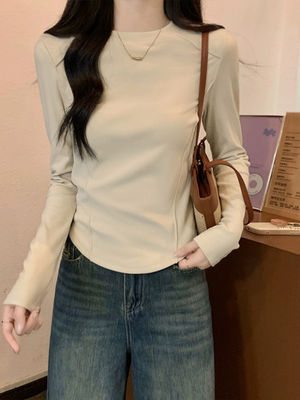 绫致戎美女装官方旗舰店不规则鱼骨正肩t恤女春装修身长袖上衣收