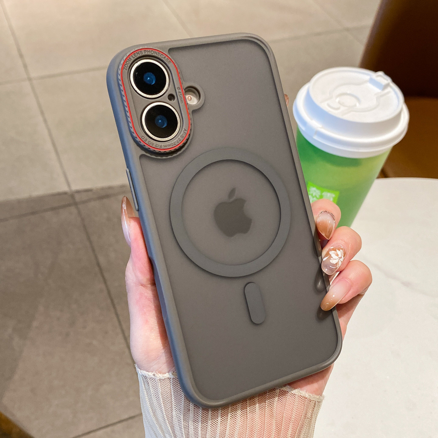 苹果iphone16亚克力简约磁吸壳