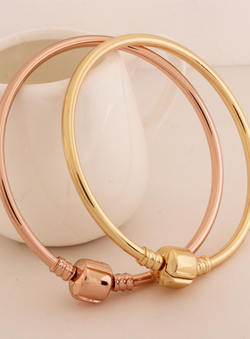 甜美女生铜镀金空心手镯