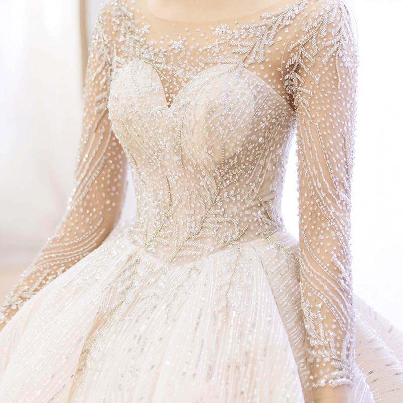 法式婚紗複古赫本顯瘦2019新款宮廷冬季奢華重工長拖尾新娘主婚紗在類目 女裝/女士精品, 婚紗/旗袍/禮服, 婚紗中 - 來自Buy2taobao.com提供專業的淘寶代購服務