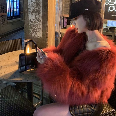 网红新款海宁时尚名媛显瘦年轻短款托卡仿狐狸毛皮草外套短小个子