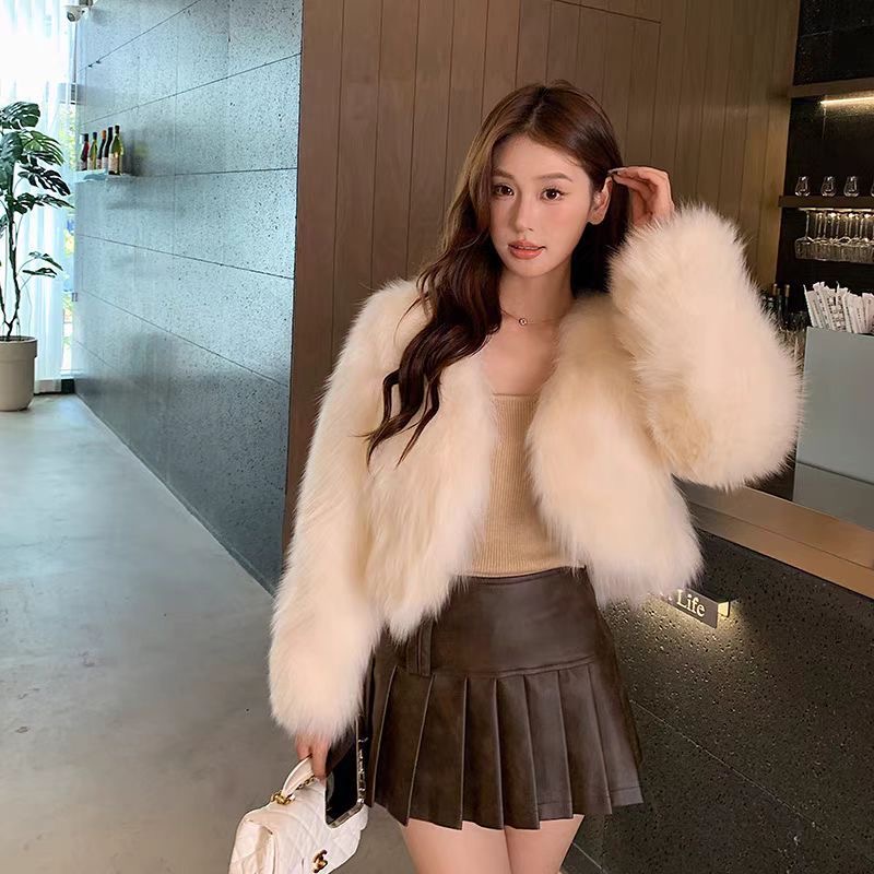 2025新款小个子环保狐狸毛皮草短款时尚年轻款洋气毛毛外套女秋冬