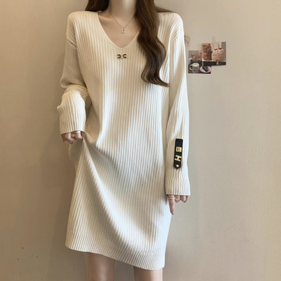 中长款V领长袖针织遮肉连衣裙