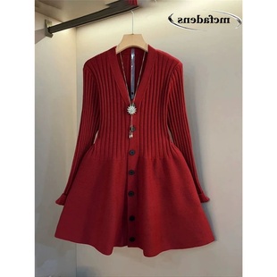 秋冬季胖MM简约V领拼接针织毛衣裙300斤超大码遮肉宽松a字连衣裙