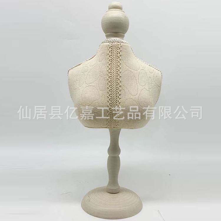 白色蕾丝项链首饰珠宝展示架人像