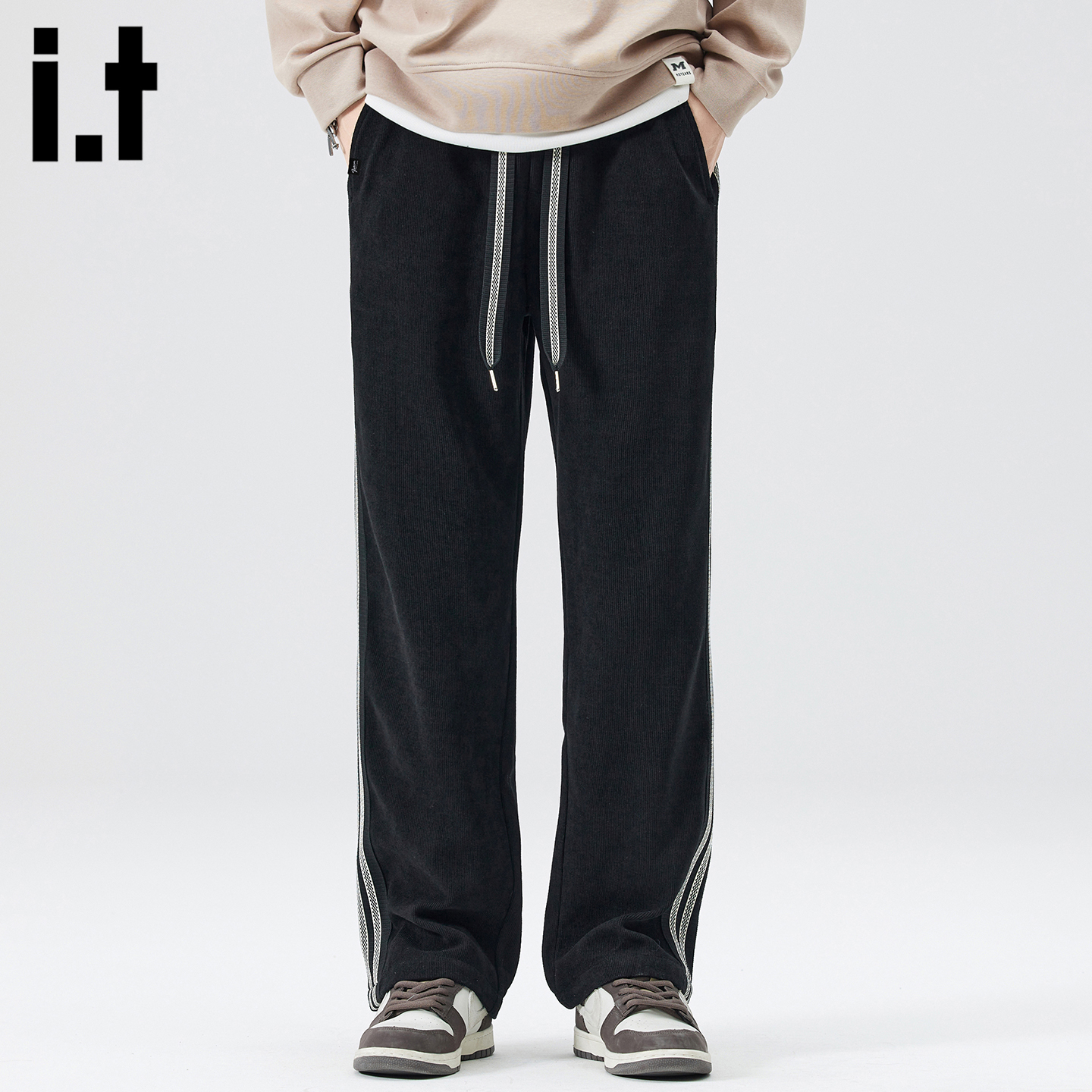 黑色灯芯绒条纹休闲裤男款2025