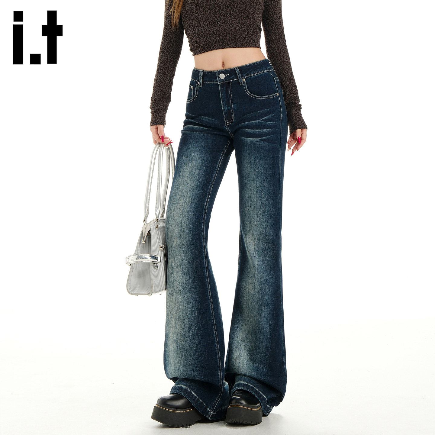 it :5cm/FIVECM潮牌紧身微喇牛仔裤女2026新款提臀收腰显瘦喇叭裤