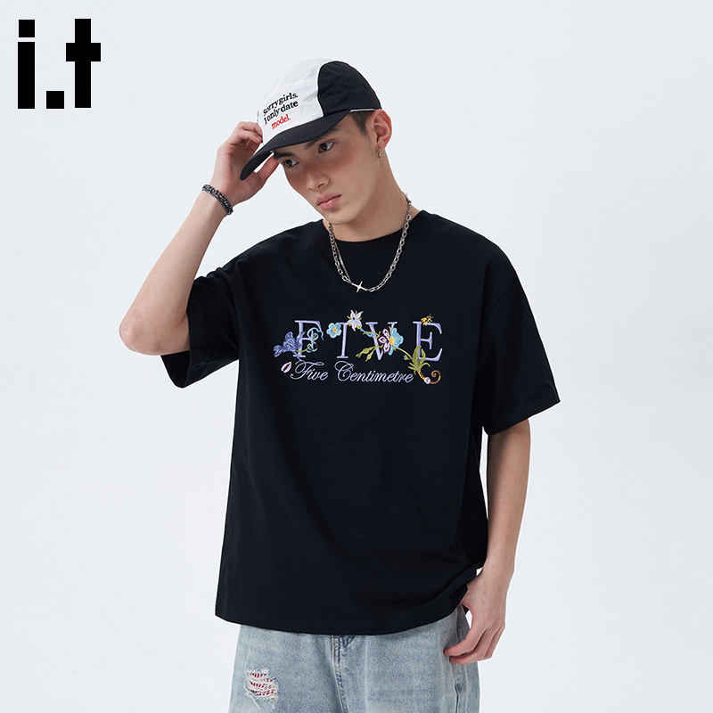 it5cm黑色字母印花圆领短袖T恤