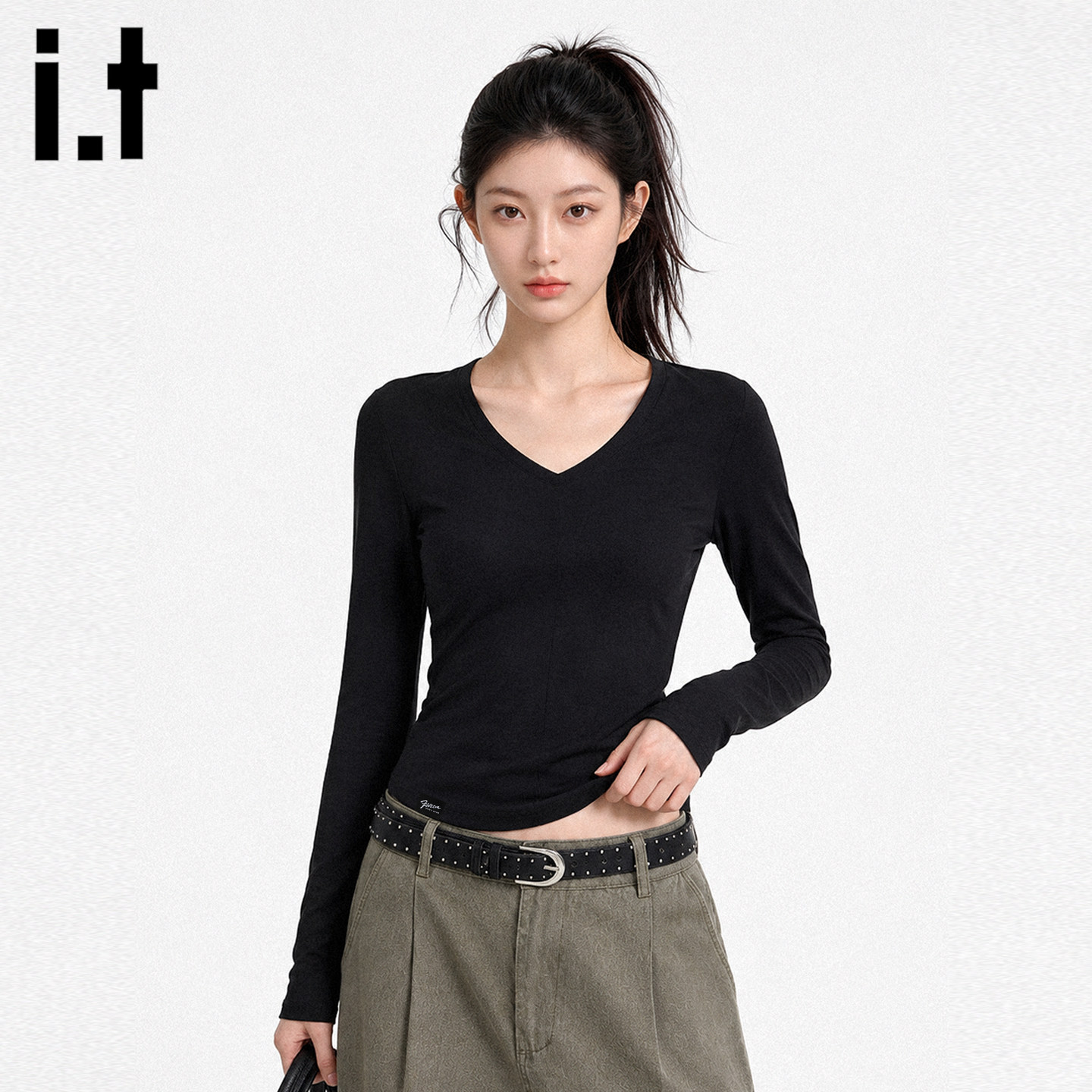 itFIVECM纯色正肩长袖T恤女