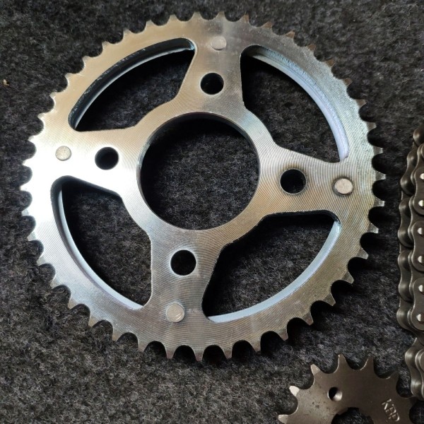 适用五羊本田摩托车彪影链轮WH150-3-3A悍影套链威领牙盘链盘链条