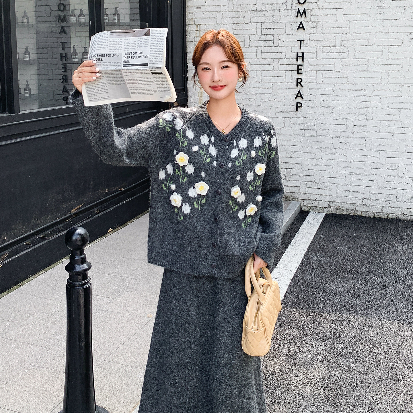 深灰色刺绣碎花针织毛衣套装裙女秋冬显瘦一整套穿搭半身裙两件套,女装套装/套裙,2D122