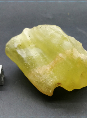 保真利比亚玻璃陨石手把件吊坠