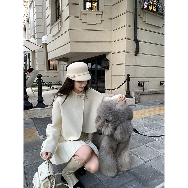 重工烫钻miu系珍珠领羊毛呢套装