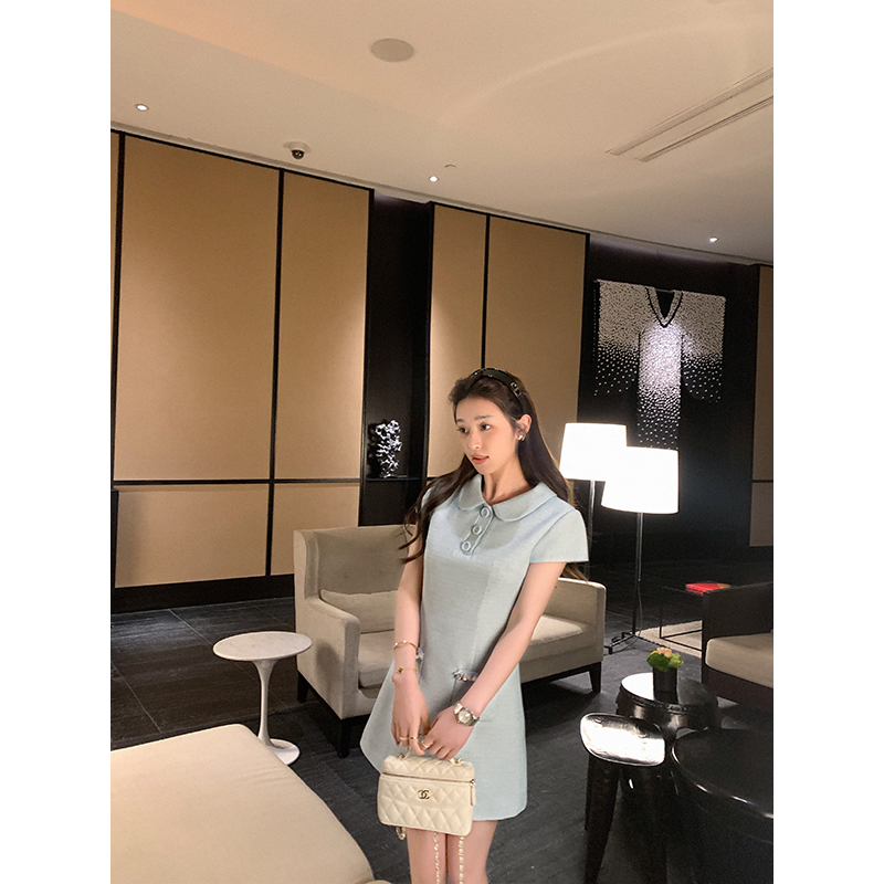 30羊毛娃娃领短袖小香风连衣裙