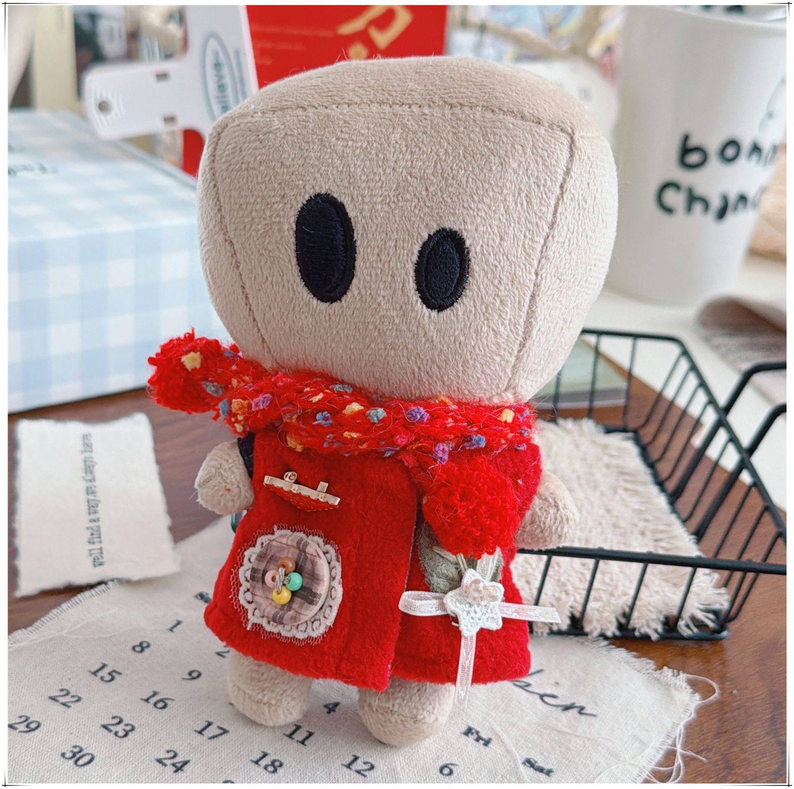 13cm小D薛之谦10cm娃衣dsp纸袋人天外来物玩偶红色新年马甲围巾,模玩/动漫/周边/娃圈三坑/桌游,棉花娃娃/毛绒玩具娃衣,淘宝优惠券,粉丝福利购,淘宝优惠卷