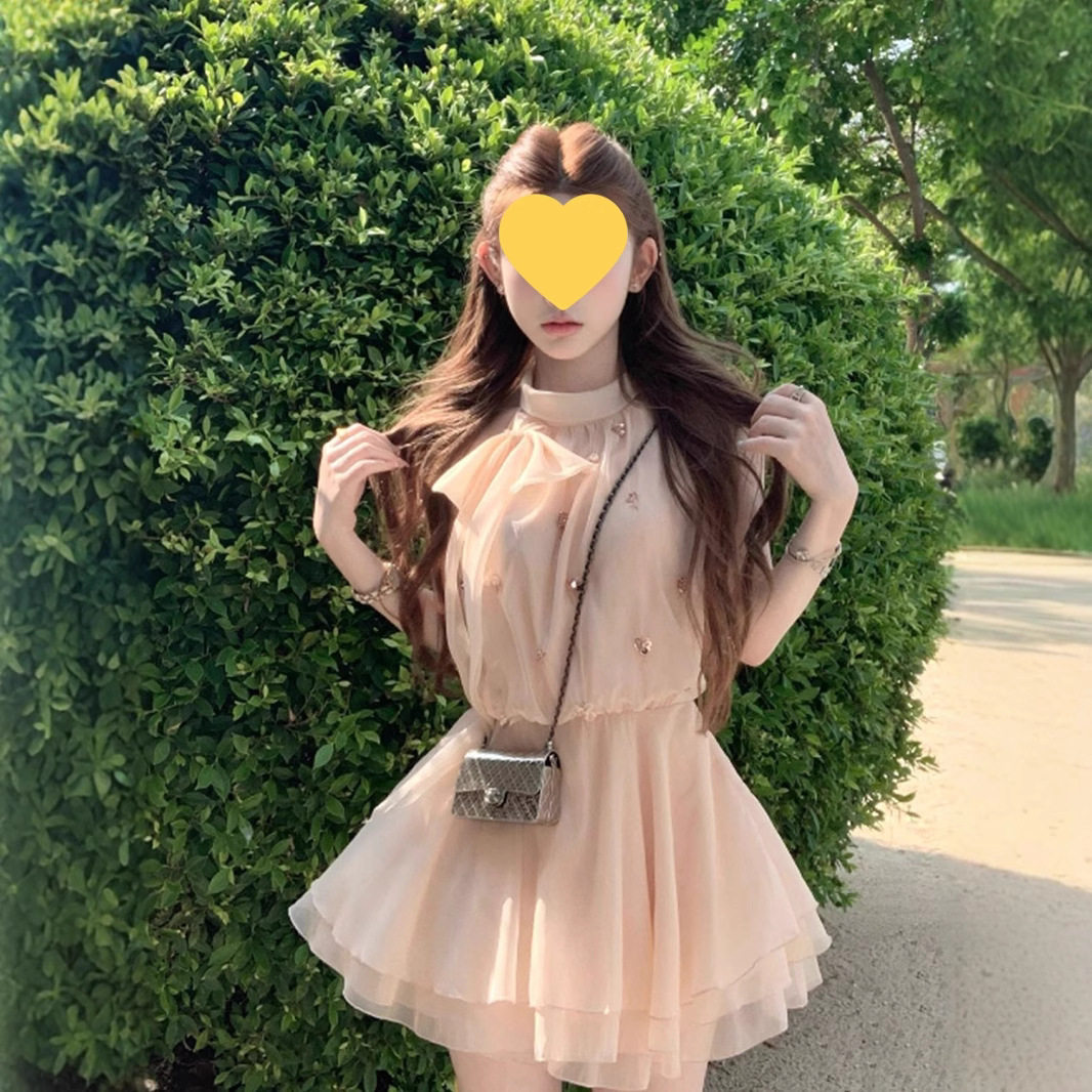 蜜夏浮冰 森女重工蜜桃裸粉小众清新气质温柔挂脖短款蓬蓬连衣裙