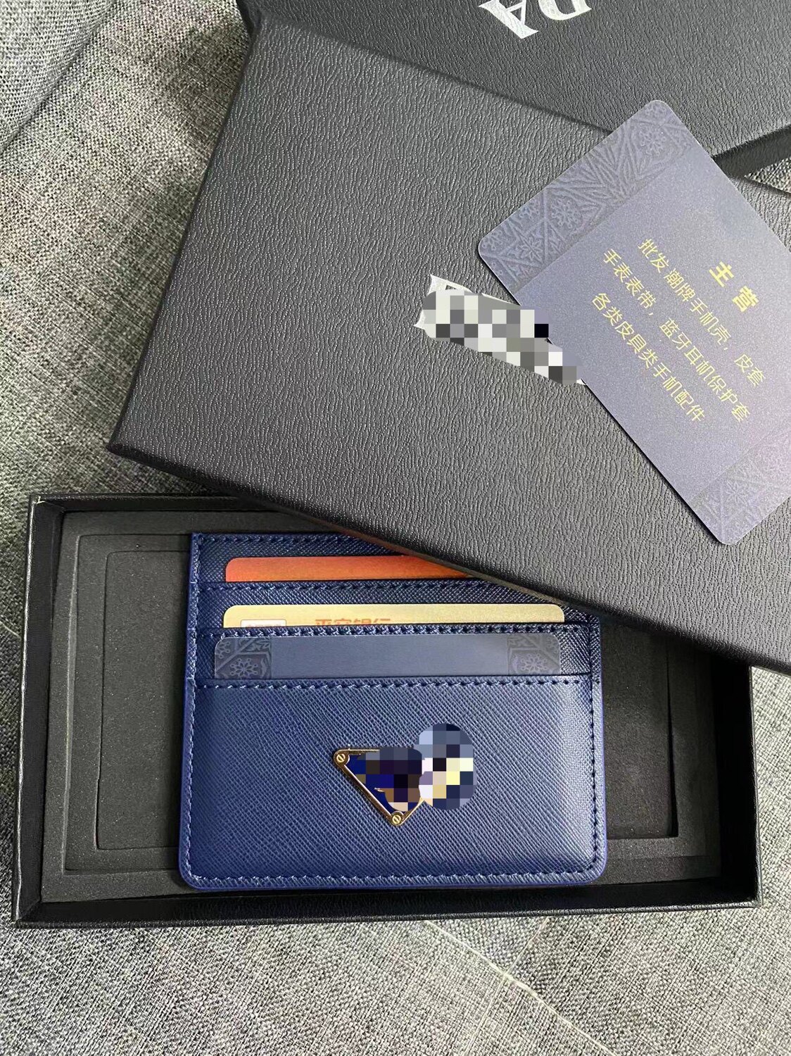 thumbnail for The letter P inverted triangle is suitable for change bank card storage, card sets, card holders, large-capacity, high-end light luxury exposure