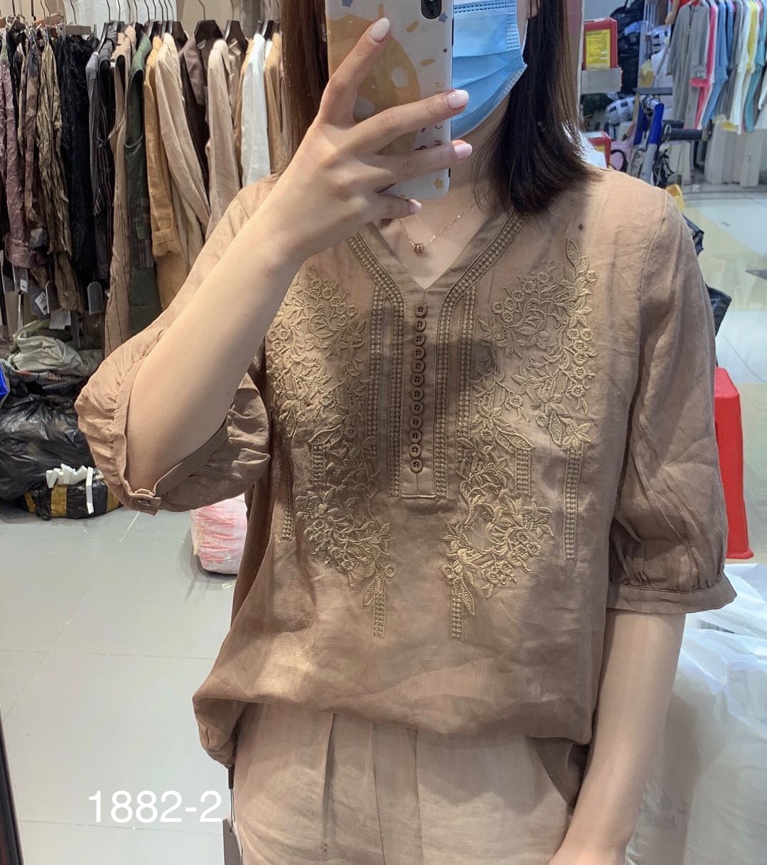 设计感小众刺绣苎麻衬衫女半袖ins夏宽松复古文艺气质泽然V领上衣