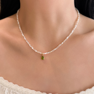 新品 橄榄绿水滴吊坠项链白蝶贝高级感小众设计颈链锁骨链 88折