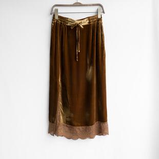 危险而自由的浪漫 丝绒垂褶蕾丝饰边松紧腰系带宽松半身裙