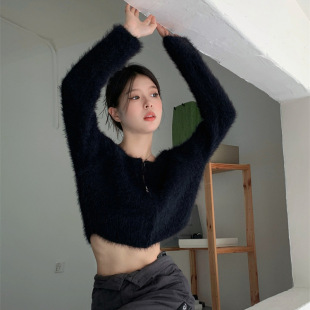 温柔内搭针织衫 女秋冬季 上衣潮 毛衣拉链开衫 毛绒绒黑色短款