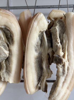 农家土特产腊肉腌制传统工艺咸肉