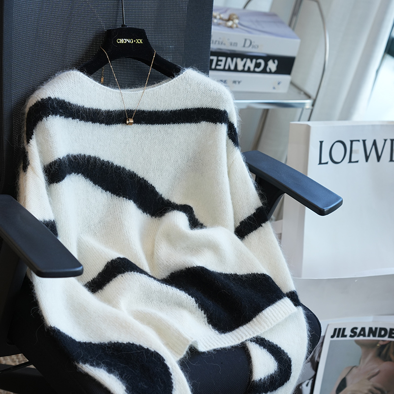 虫小小 羊驼毛黑白撞色斑马纹宽松显瘦针织衫女毛衣外穿秋冬A74K