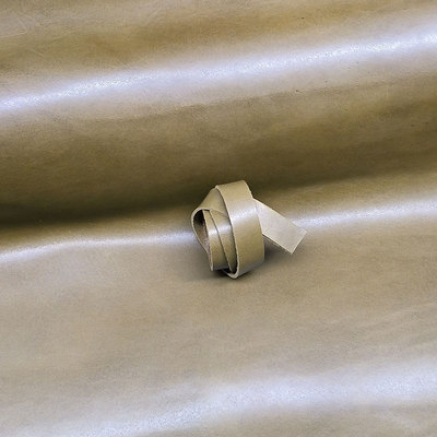 橄榄绿植鞣革油蜡头层牛皮条纯牛皮可水封边diy包带真皮带条2.0mm