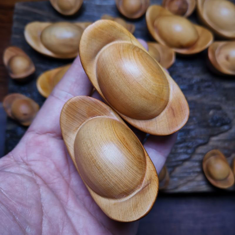 促销太行崖柏陈化料手雕金元宝手把件手玩茶宠摆件原木木雕挂件