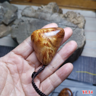 千年太行崖柏陈化料原皮手工打磨钥匙扣把件包包挂水泥皮原木奶香