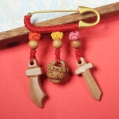 纯桃木宝宝婴儿外出别针狗牙朱砂平安挂件随身新生儿孕妇胸针