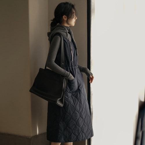 无谓2025冬季新款女装冬天配大衣的背心裙夹棉马甲裙气质连衣裙女