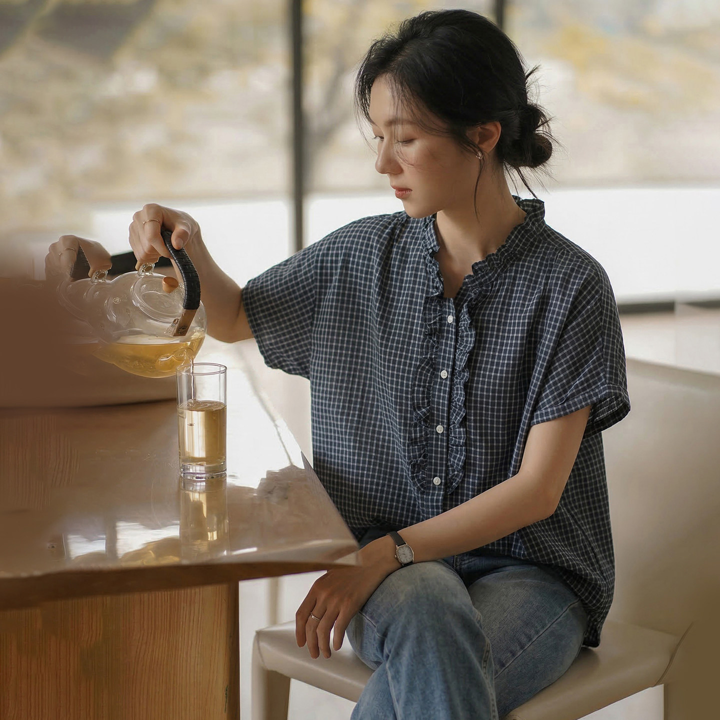 无谓宽松V领木耳边格子衬衫女夏季高级感轻奢减龄落肩袖气质上衣