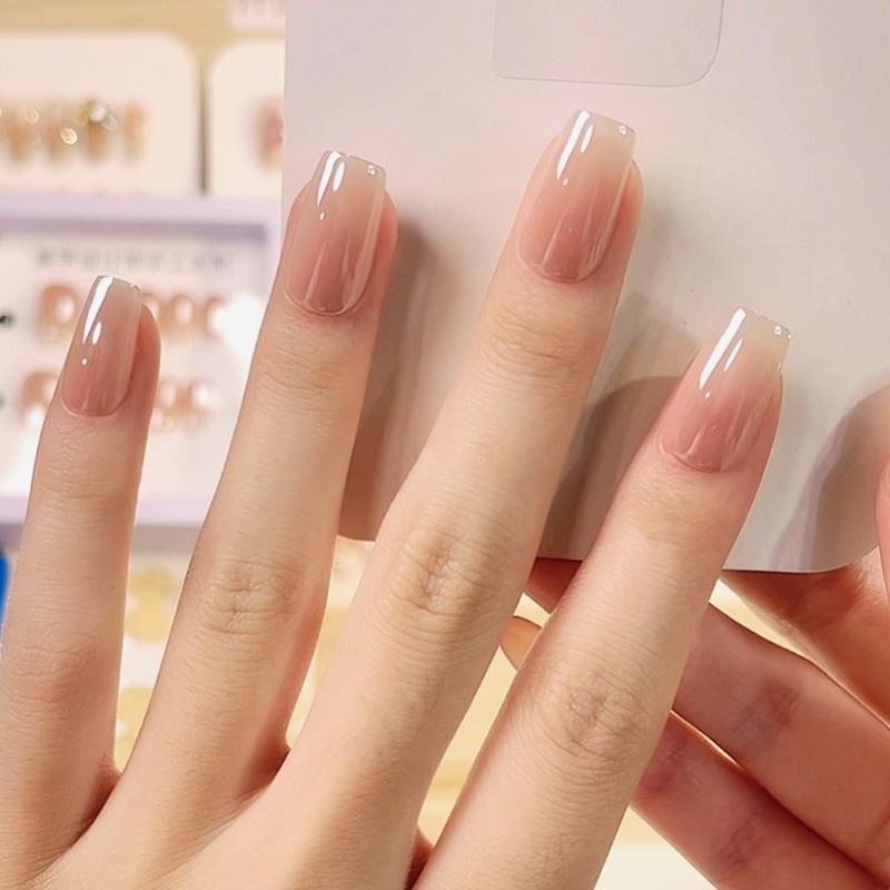 纯手工裸色美甲穿戴甲短款2025新年款精致新娘婚甲高级感小众显白