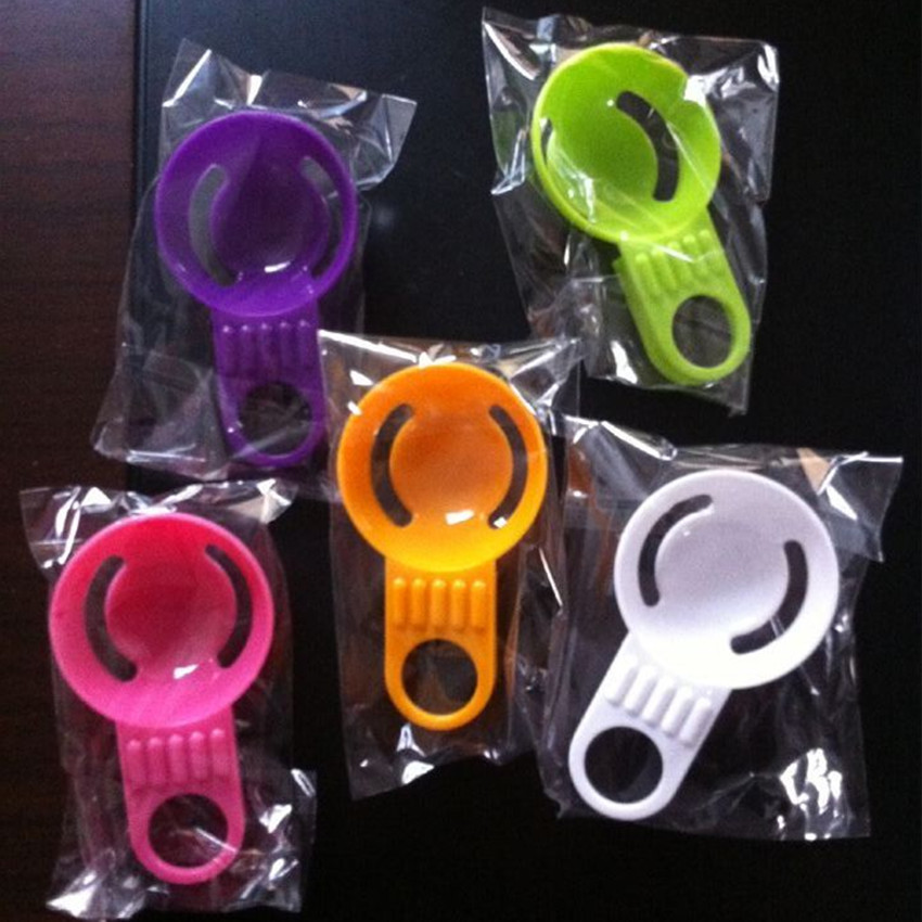 .塑料卡碗边过滤分蛋器 短柄鸡蛋液分离勺 蛋清蛋黄蛋白分离器