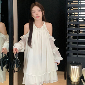 大码胖妹妹mm宽松夏季法式高级感纯欲风性感露肩长袖挂脖连衣裙女