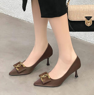老牌子软绒面皮金色扣女鞋2025秋新款725017软底细跟高跟尖头单鞋