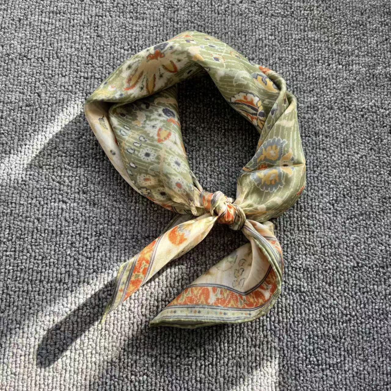 (配色小清新）桑蚕丝斜纹小方巾手工卷边装饰造型搭配春秋女