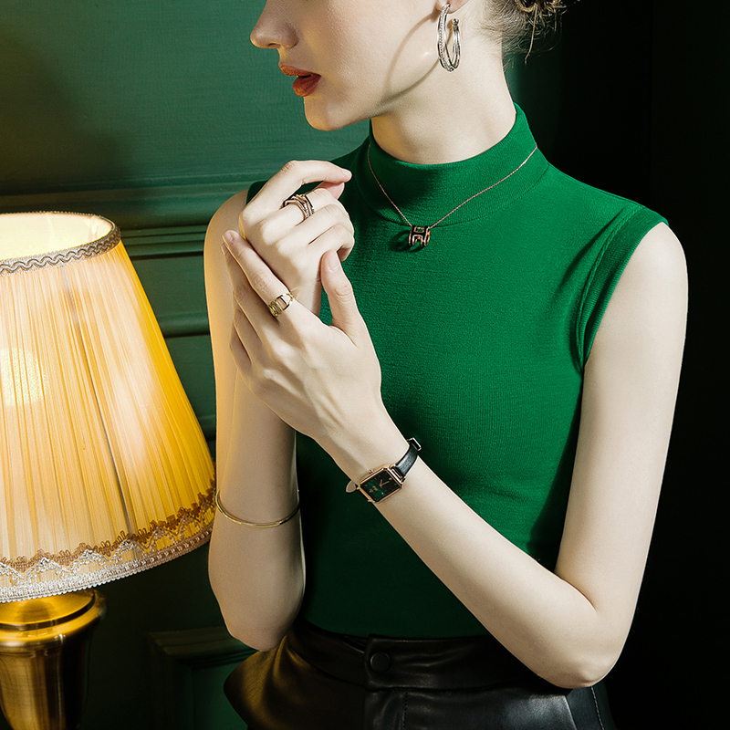 灯芯绒立领打底衫女修身背心洋气