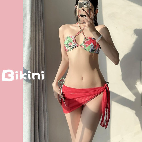 鲨鱼小姐比基尼泳衣女2024新款小胸度假风拍照红色性感温泉泳装