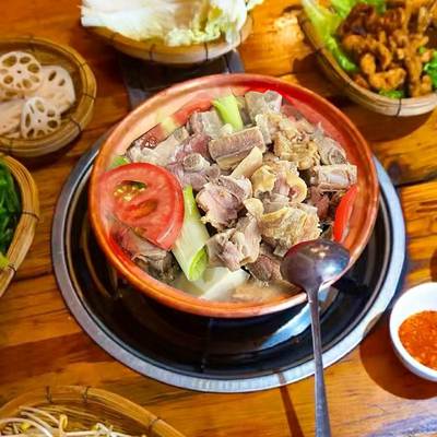 云南丽江腊排骨实惠特色美食好吃