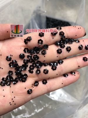 4mm5mm6mm8mm10mm凹形黑色梅花亮片 黑色曲梅 DIY材料 花形珠片