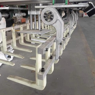 埃斯顿川崎码垛机机械臂抓手配件尼龙齿铸铝摆臂机械手指夹具夹爪