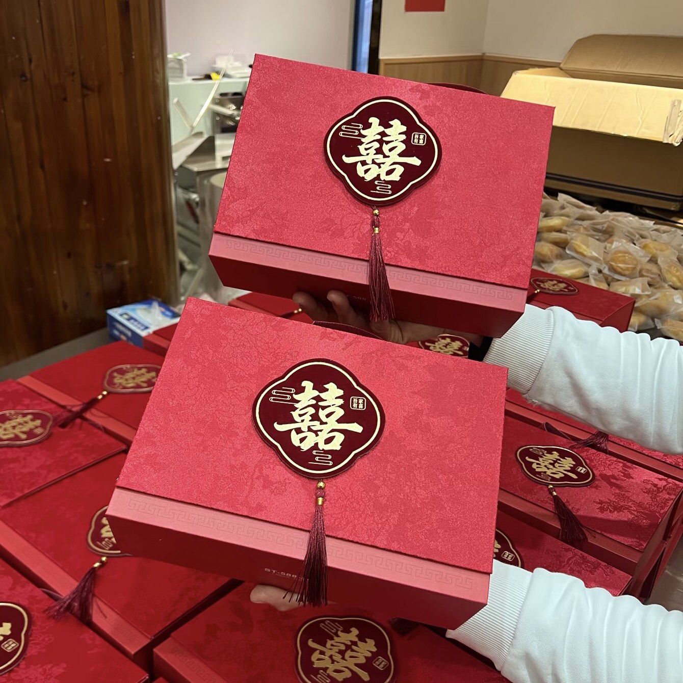 2026热卖结婚喜糖盒空盒 高档婚宴回礼伴娘伴手礼 高级感硬盒成品