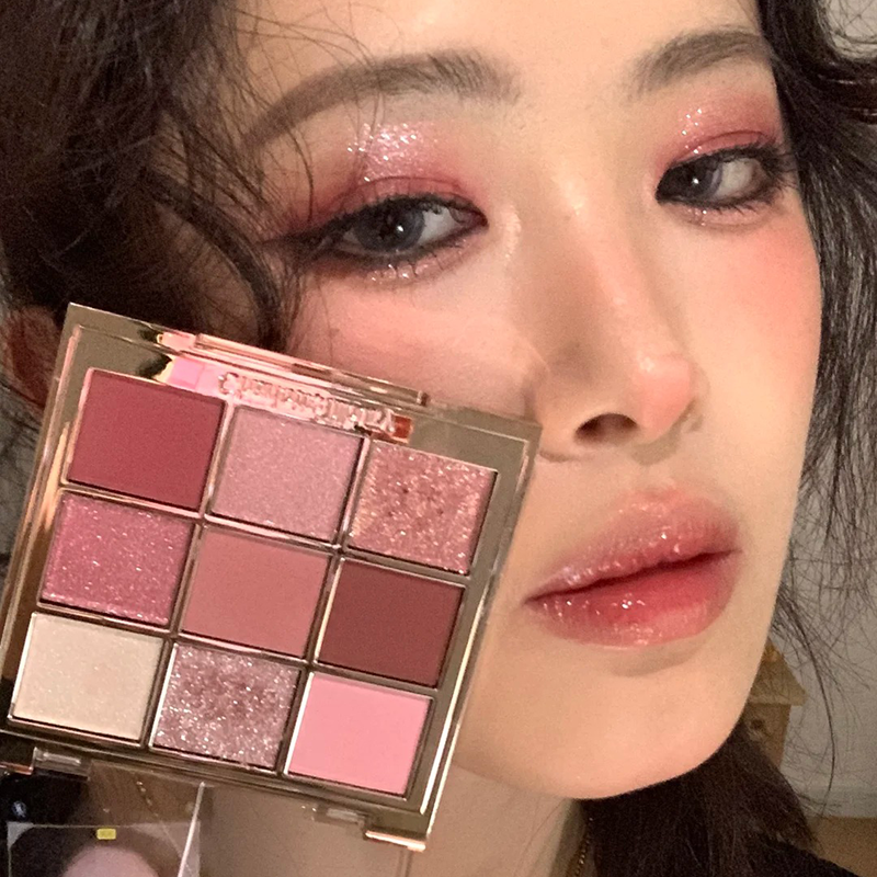 甜到crush心里噜~璀璨金翎九色眼影盘九宫格彩妆盘高光舞台学生党,彩妆/香水/美妆工具,眼影,淘宝优惠券,粉丝福利购,淘宝优惠卷