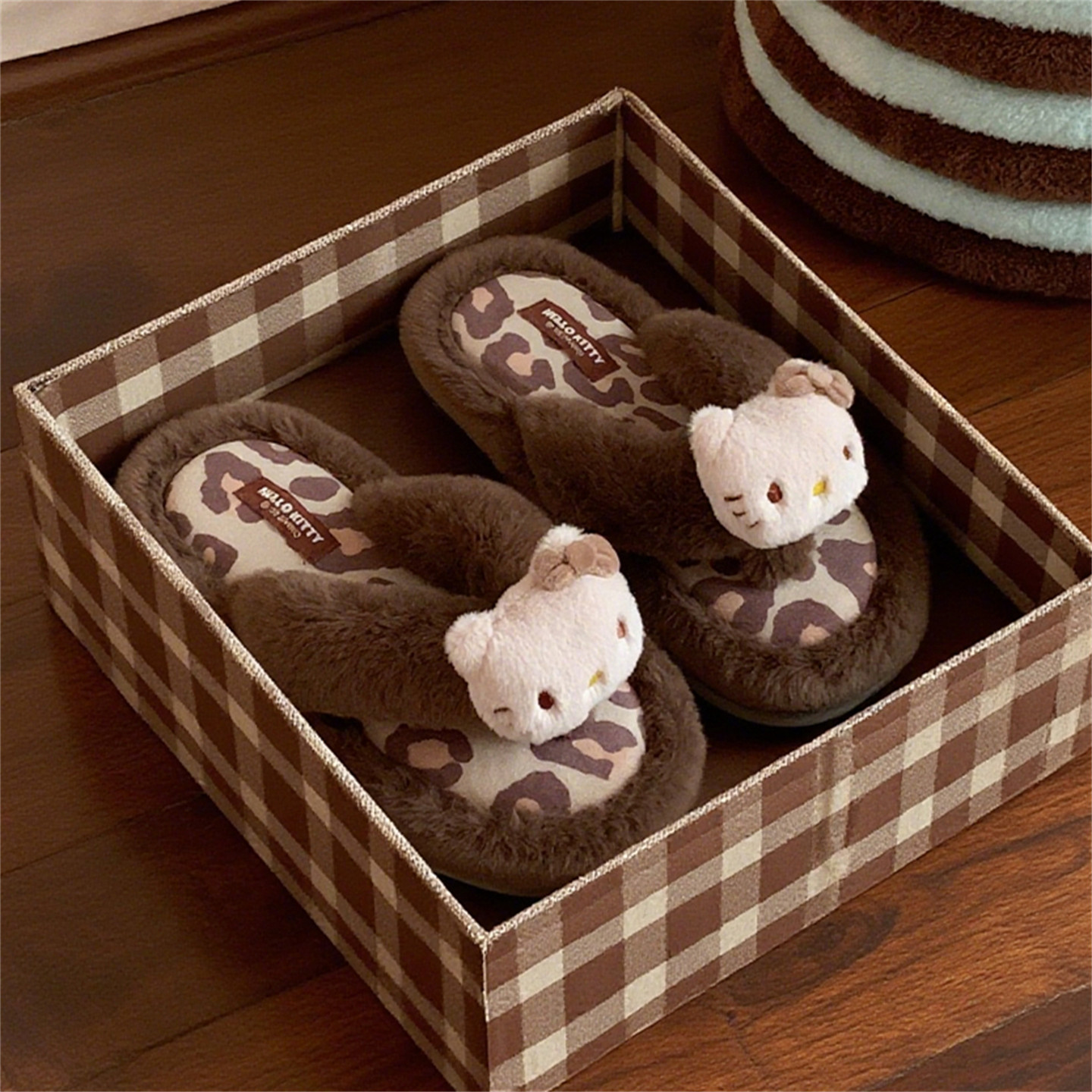 少女心正版HelloKitty毛毛人字拖