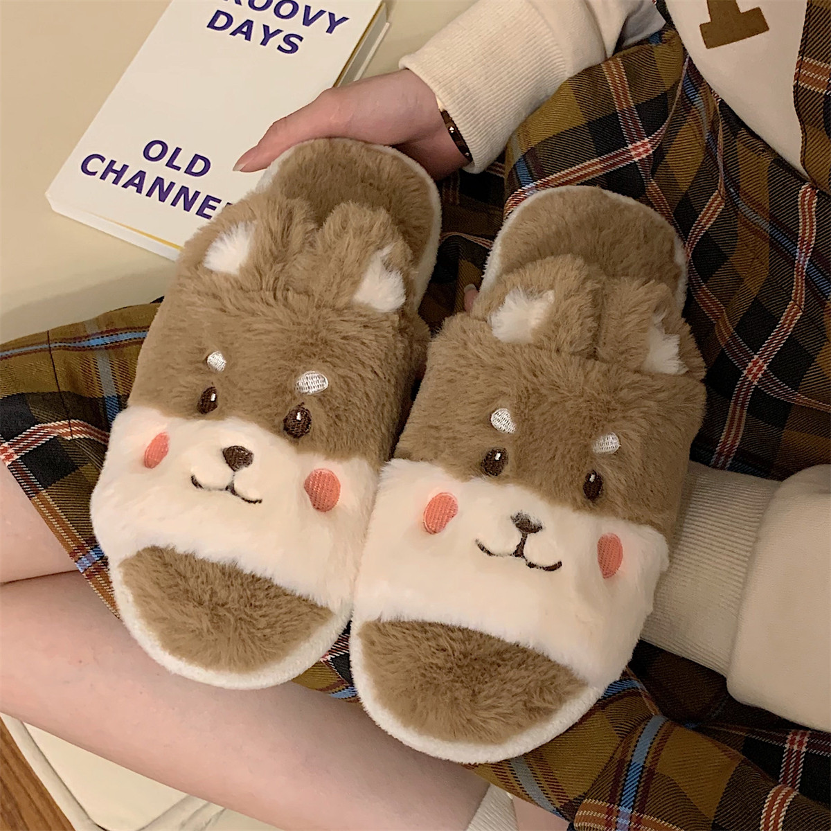 韩版可爱居家用保暖一字卡通棉拖鞋女秋冬新款软萌防滑毛毛绒拖鞋