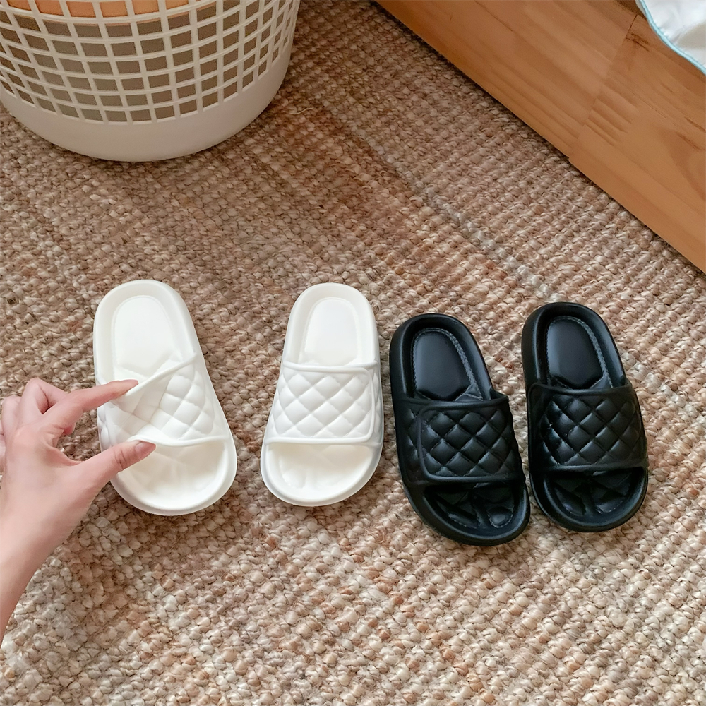 防滑软底简约菱格亲子外穿凉拖